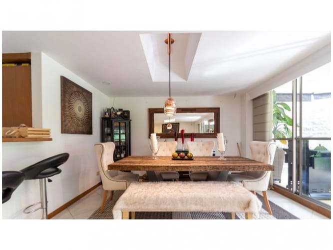 Casa de 4 alcobas en venta en Vegas De La Doctora, Sabaneta, 300 m² · foto 3 de 16