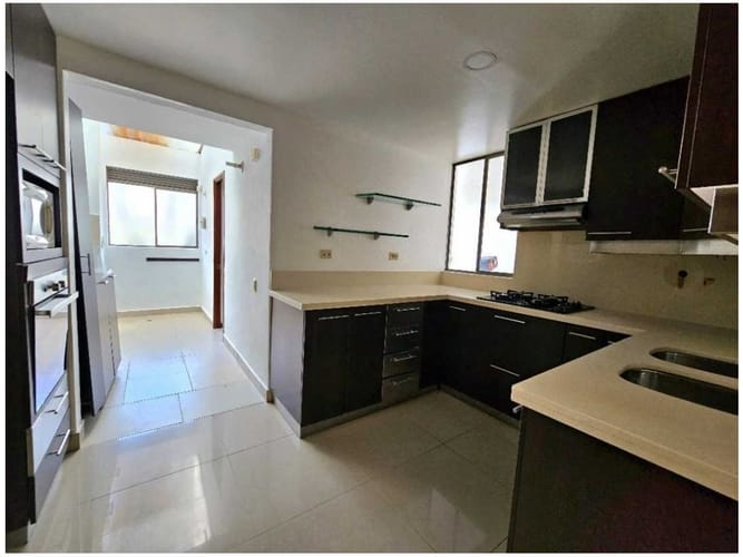 Casa de 3 alcobas en venta en Loma Del Chocho, Medellín, 269 m² · foto 7 de 21