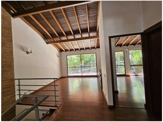 Casa de 3 alcobas en venta en Loma Del Chocho, Medellín, 269 m² · foto 18 de 21