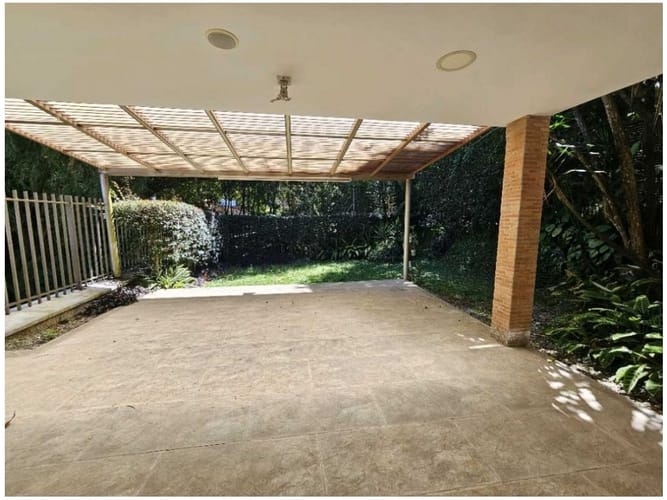 Casa de 3 alcobas en venta en Loma Del Chocho, Medellín, 269 m² · foto 19 de 21