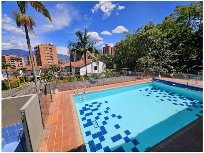 Casa de 3 alcobas en venta en Loma Del Chocho, Medellín, 269 m² · foto 21 de 21