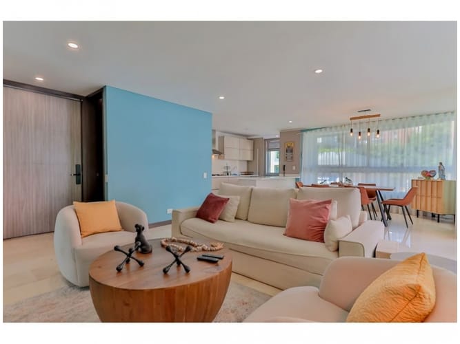 Apartamento de 3 alcobas en venta en Castropol, Medellín, 164 m² · foto 2 de 24