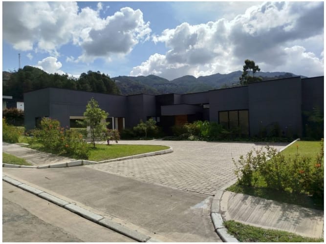 Casa de 3 alcobas en venta en Los Salados, El Retiro, 390 m² · foto 2 de 24