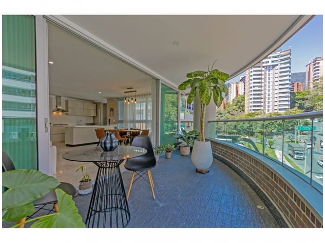 Apartamento de 3 alcobas en venta en Castropol, Medellín, 164 m² · foto 11 de 24