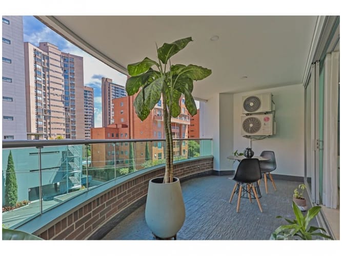 Apartamento de 3 alcobas en venta en Castropol, Medellín, 164 m² · foto 12 de 24