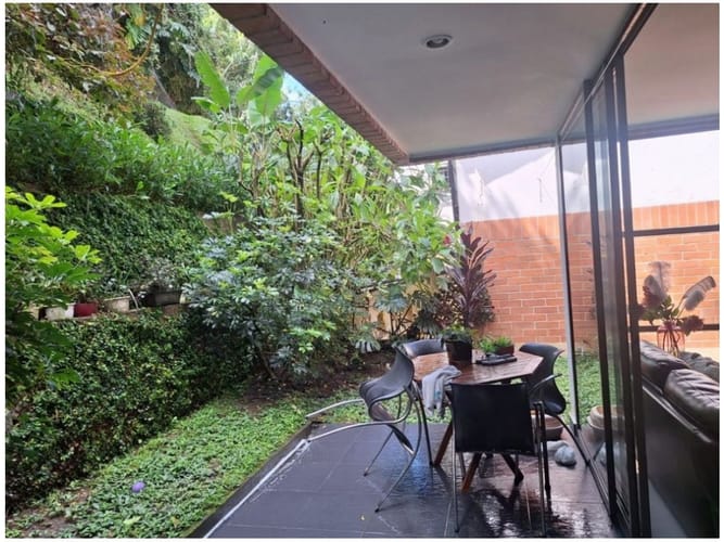 Casa de 3 alcobas en venta en El Esmeraldal, Envigado, 245 m² · foto 4 de 10