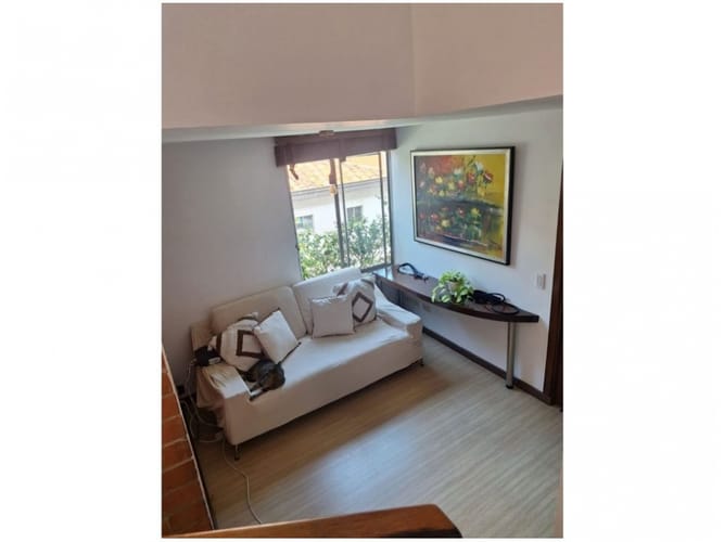 Casa de 3 alcobas en venta en El Esmeraldal, Envigado, 245 m² · foto 5 de 10