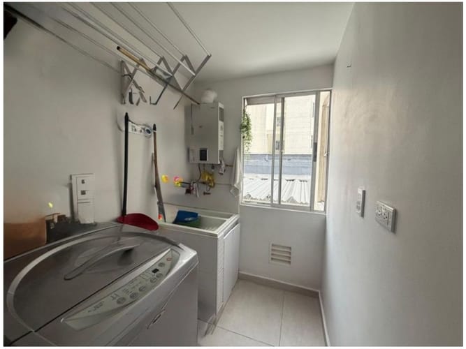 Apartamento de 2 alcobas en venta en Laureles, Medellín, 82 m² · foto 4 de 15