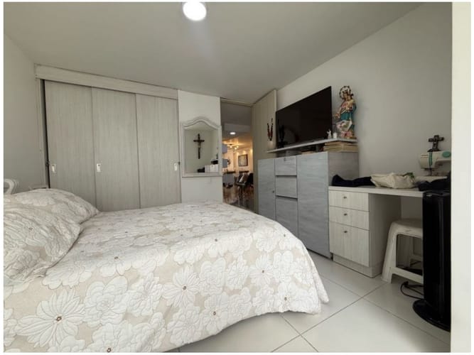 Apartamento de 2 alcobas en venta en Laureles, Medellín, 82 m² · foto 9 de 15