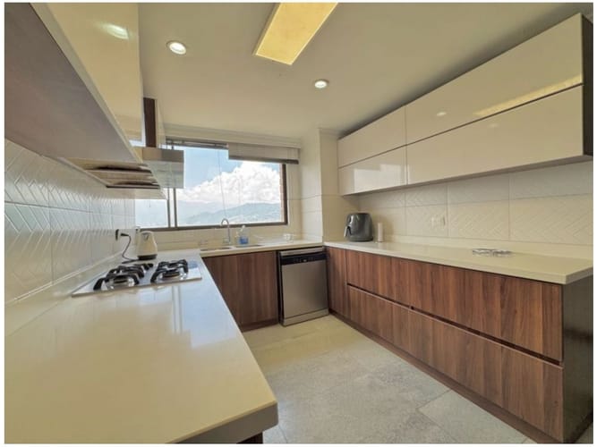 Apartamento de 4 alcobas en venta en Los Balsos, Medellín, 250 m² · foto 9 de 22