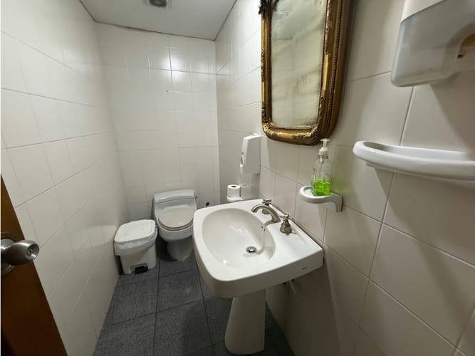 Casa de 4 alcobas en venta en El Poblado, Medellín, 186 m² · foto 7 de 11
