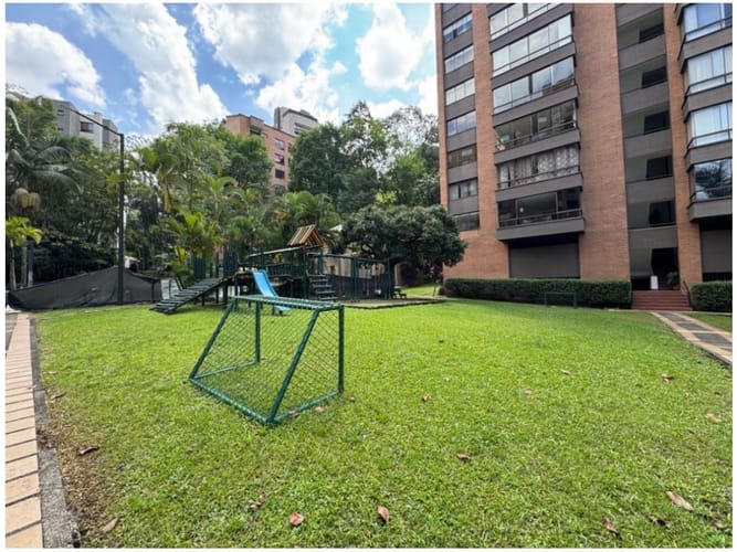 Apartamento de 4 alcobas en venta en Los Balsos, Medellín, 250 m² · foto 20 de 22