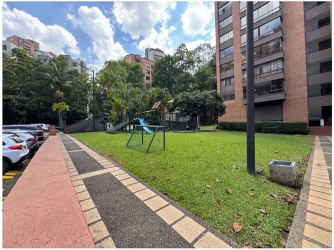 Apartamento de 4 alcobas en venta en Los Balsos, Medellín, 250 m² · foto 22 de 22