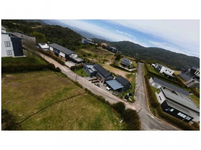 Casa de 5 alcobas en venta en Altos Del Escobero, Envigado, 242 m² · foto 10 de 24