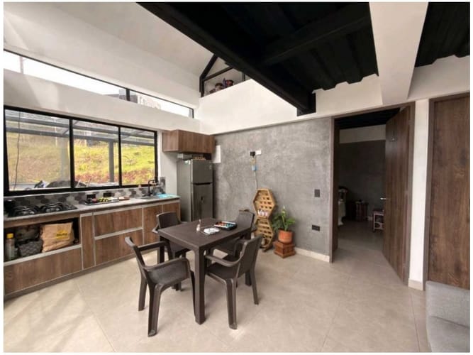 Casa de 5 alcobas en venta en Altos Del Escobero, Envigado, 242 m² · foto 18 de 24
