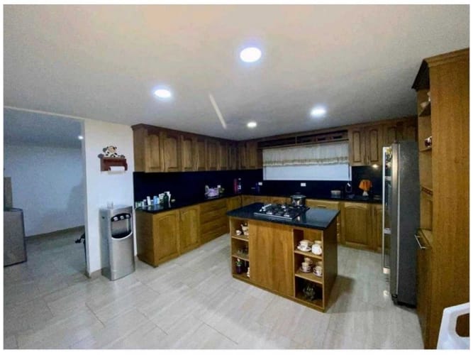 Casa de 5 alcobas en venta en Llano Grande, Rionegro, 1500 m² · foto 8 de 13