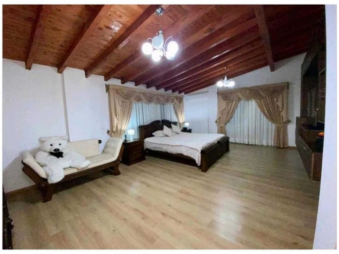 Casa de 5 alcobas en venta en Llano Grande, Rionegro, 1500 m² · foto 10 de 13