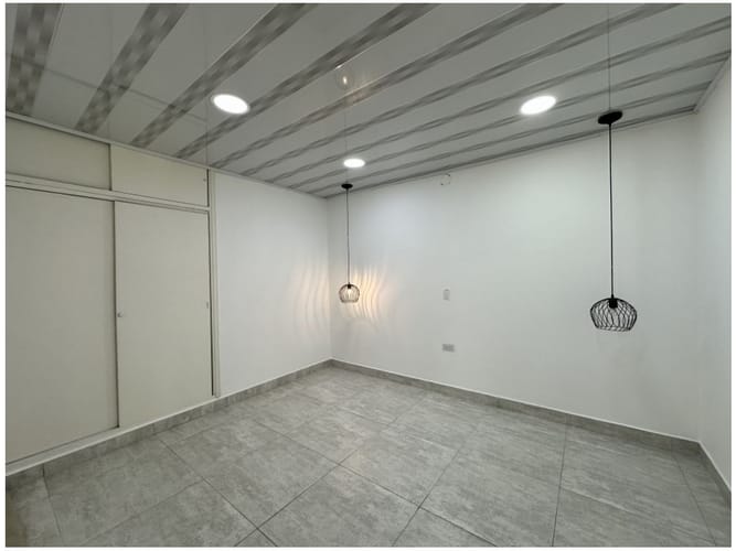 Casa de 10 alcobas en venta en Los Colores, Medellín, 213 m² · foto 14 de 23