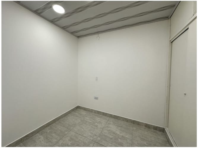 Casa de 10 alcobas en venta en Los Colores, Medellín, 213 m² · foto 16 de 23