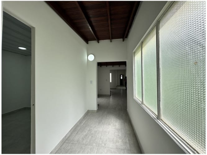 Casa de 10 alcobas en venta en Los Colores, Medellín, 213 m² · foto 18 de 23
