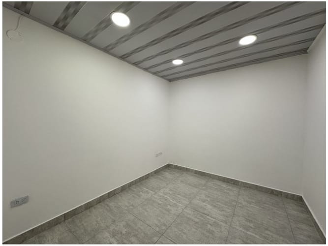 Casa de 10 alcobas en venta en Los Colores, Medellín, 213 m² · foto 19 de 23