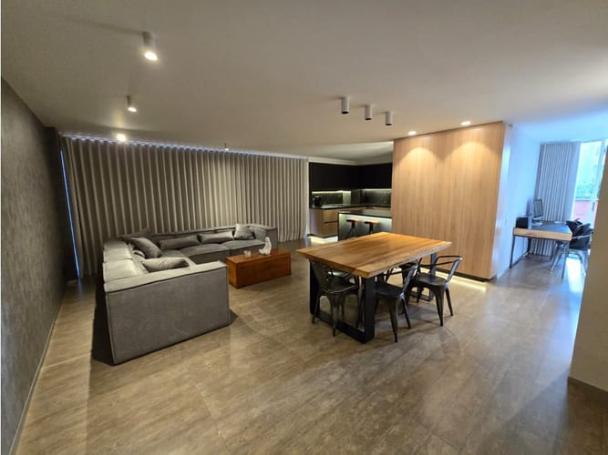 Apartamento de 2 alcobas en venta en El Poblado, Medellín, 102 m² · foto 9 de 14