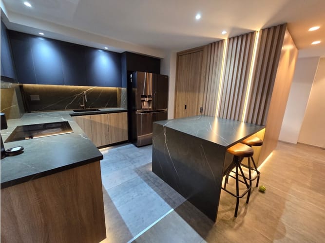 Apartamento de 2 alcobas en venta en El Poblado, Medellín, 102 m² · foto 11 de 14