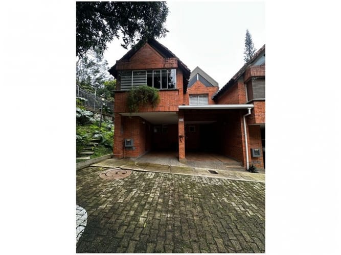 Casa de 3 alcobas en venta en El Poblado, Medellín, 229 m² · foto 1 de 24