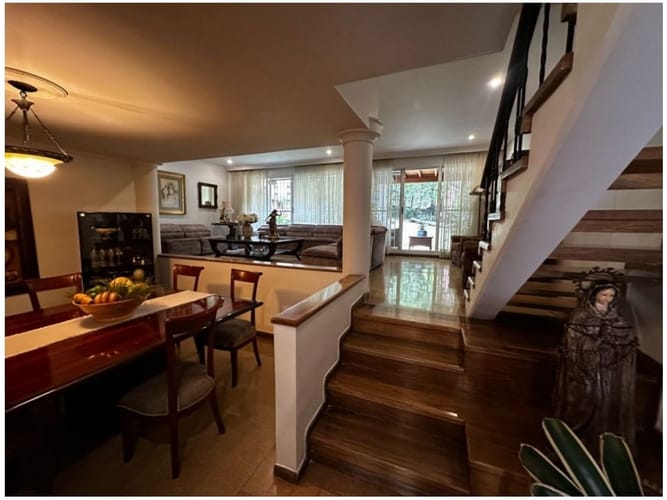 Casa de 3 alcobas en venta en El Poblado, Medellín, 229 m² · foto 6 de 24