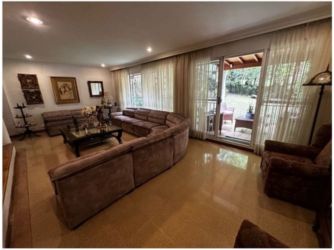 Casa de 3 alcobas en venta en El Poblado, Medellín, 229 m² · foto 10 de 24