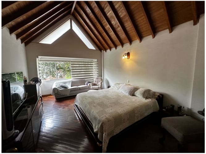 Casa de 3 alcobas en venta en El Poblado, Medellín, 229 m² · foto 15 de 24