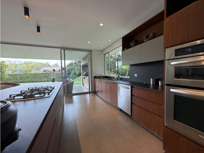 Casa de 4 alcobas en venta en Llano Grande, Rionegro, 460 m² · foto 9 de 15