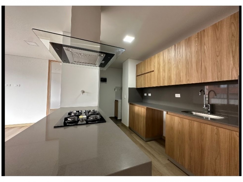 Apartamento en venta en Los Colores, Medellín · foto 7 de 24