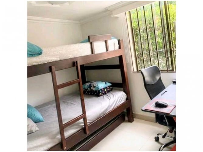 Apartamento de 4 alcobas en venta en Loma De Los Bernal, Medellín, 100 m² · foto 7 de 9