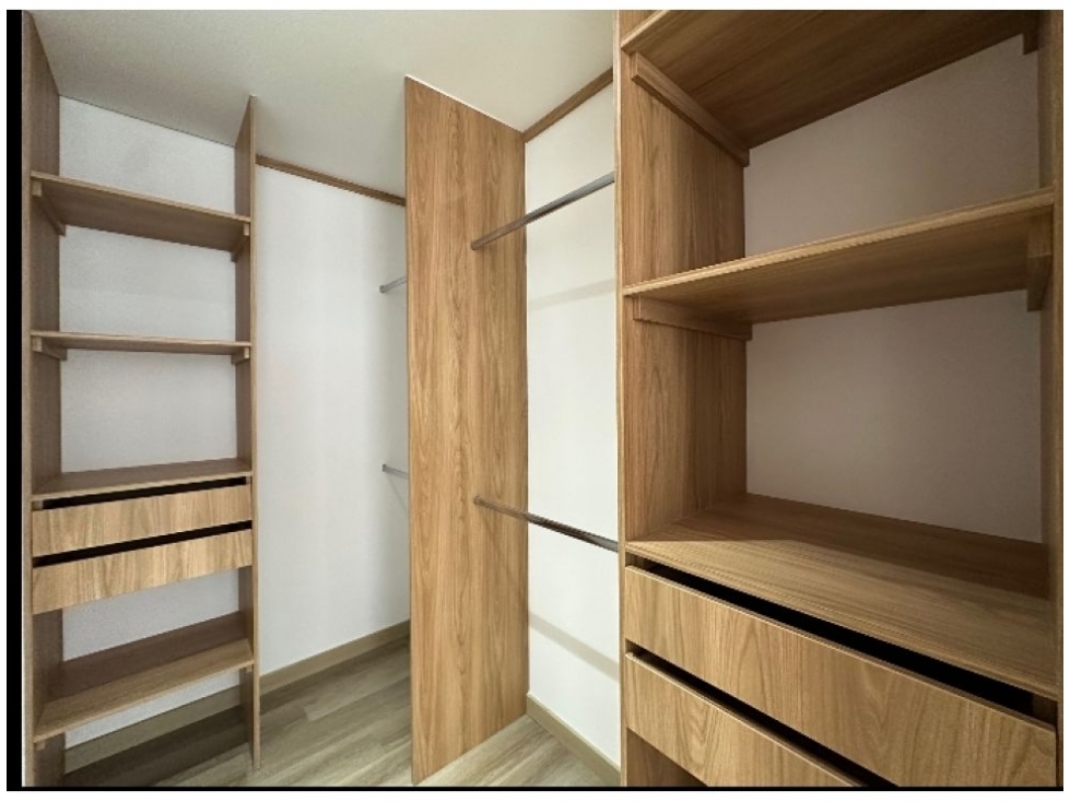 Apartamento en venta en Los Colores, Medellín · foto 17 de 24