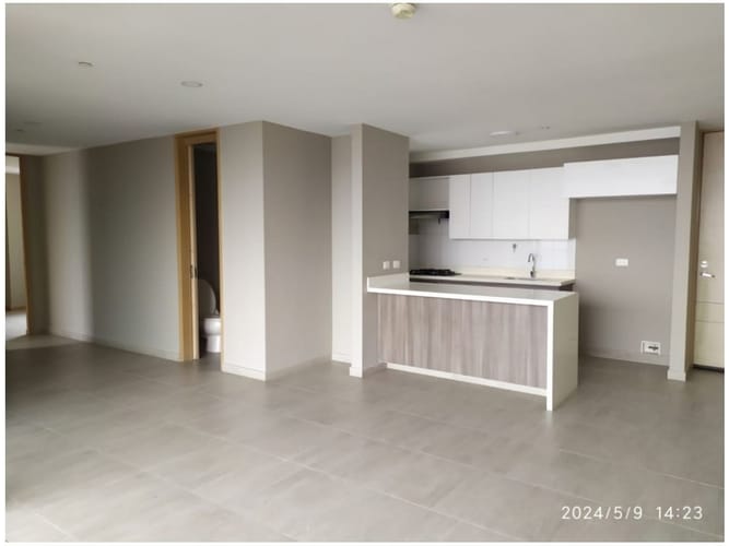 Apartamento de 2 alcobas en venta en El Tesoro, Medellín, 98 m² · foto 4 de 17
