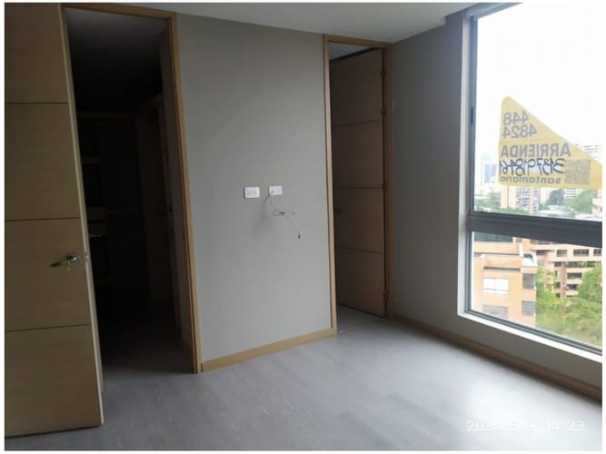 Apartamento de 2 alcobas en venta en El Tesoro, Medellín, 98 m² · foto 8 de 17