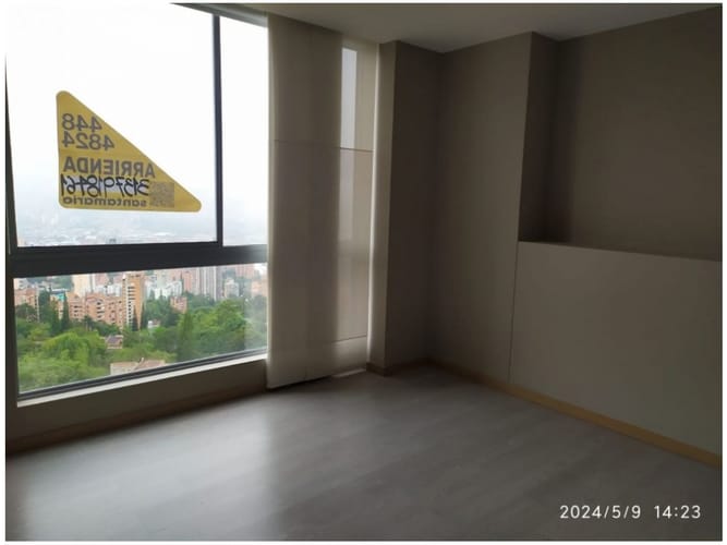 Apartamento de 2 alcobas en venta en El Tesoro, Medellín, 98 m² · foto 9 de 17