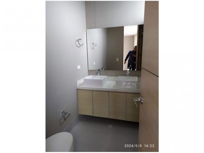 Apartamento de 2 alcobas en venta en El Tesoro, Medellín, 98 m² · foto 12 de 17