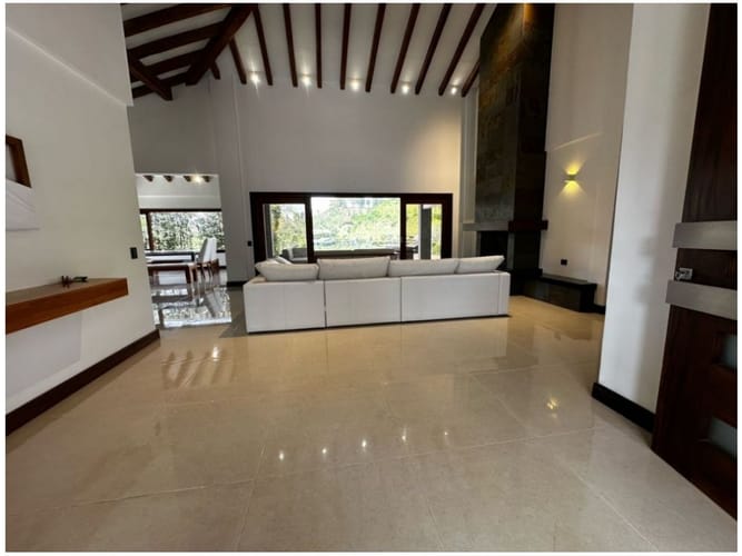 Casa de 3 alcobas en venta en La Mosquita, Rionegro, 400 m² · foto 4 de 24