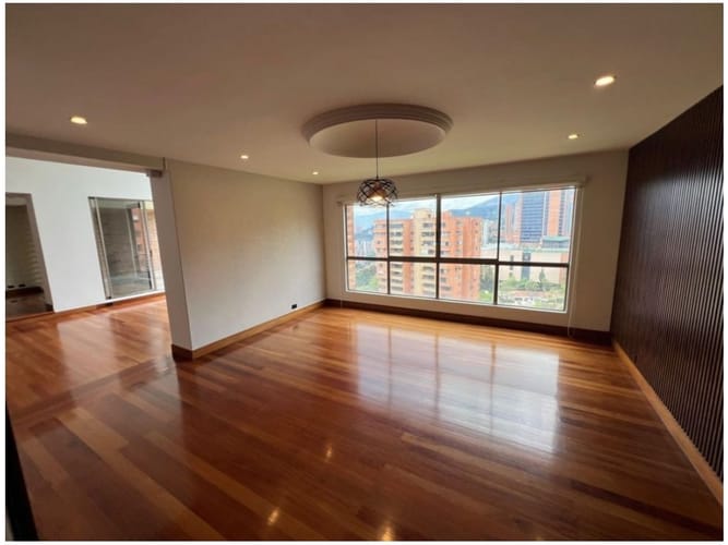Apartamento en venta en El Poblado, Medellín · foto 3 de 24
