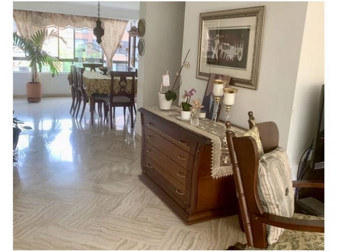 Apartamento de 4 alcobas en venta en El Poblado, Medellín, 190 m² · foto 2 de 18