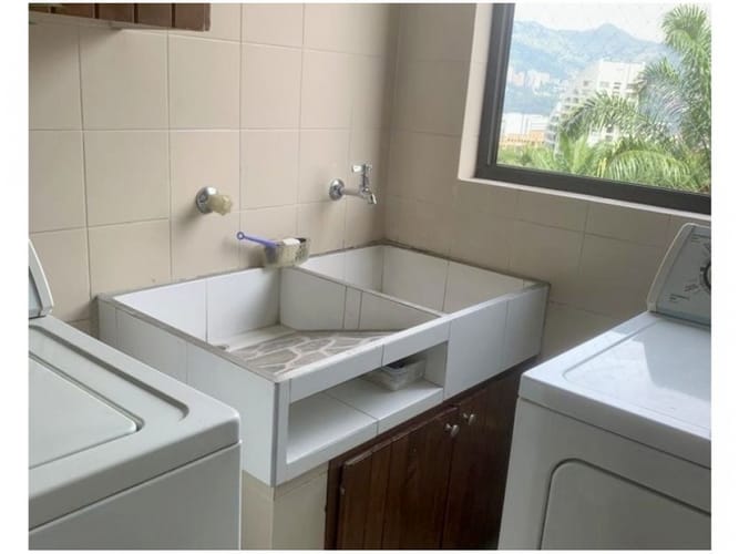 Apartamento de 4 alcobas en venta en El Poblado, Medellín, 190 m² · foto 18 de 18