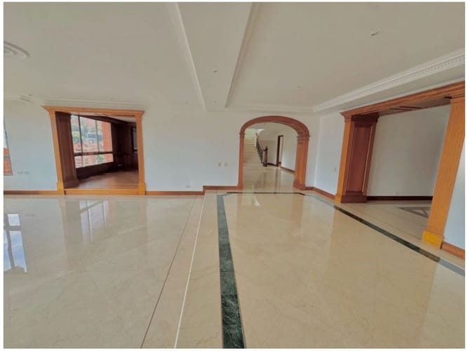 Apartamento de 4 alcobas en venta en El Poblado, Medellín, 655 m² · foto 3 de 24