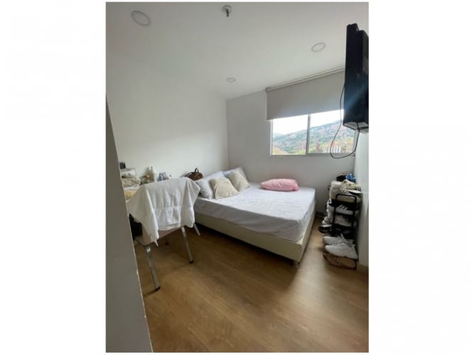 Apartamento de 4 alcobas en venta en San German, Medellín, 93 m² · foto 7 de 13