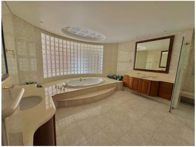 Apartamento de 4 alcobas en venta en El Poblado, Medellín, 655 m² · foto 18 de 24