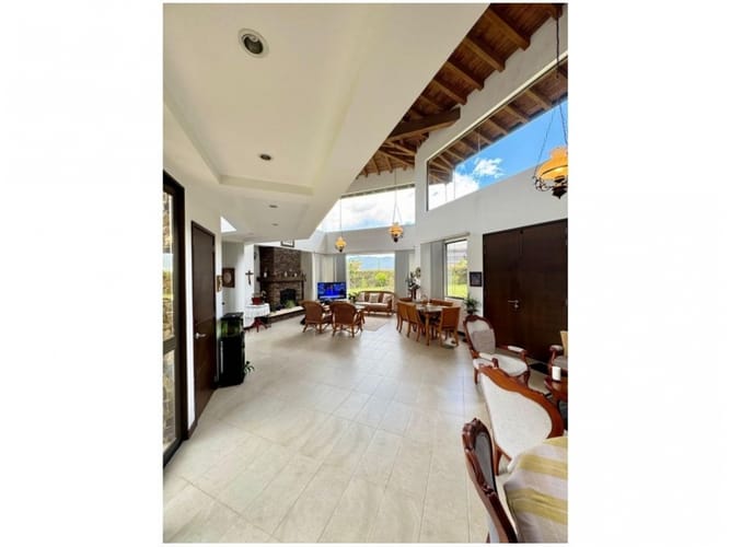 Casa de 3 alcobas en venta en El Retiro, 250 m² · foto 4 de 24