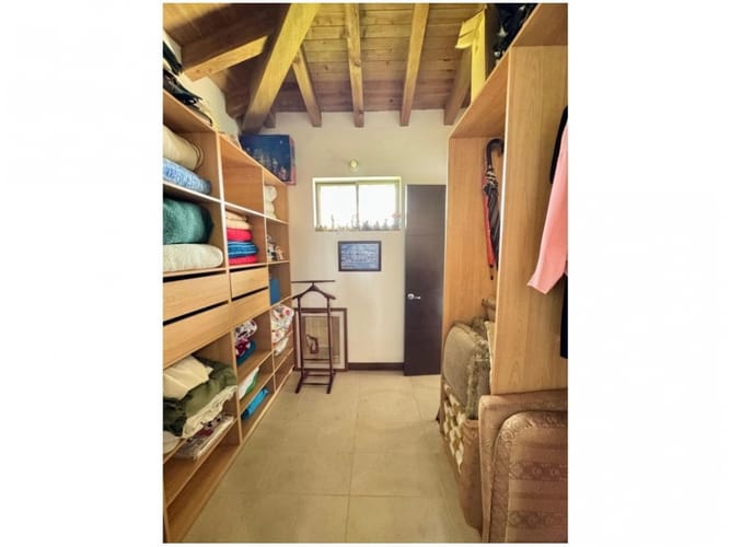 Casa de 3 alcobas en venta en El Retiro, 250 m² · foto 12 de 24