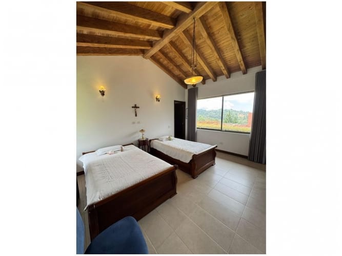 Casa de 3 alcobas en venta en El Retiro, 250 m² · foto 13 de 24