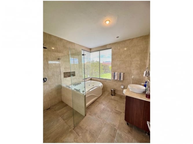 Casa de 3 alcobas en venta en El Retiro, 250 m² · foto 18 de 24